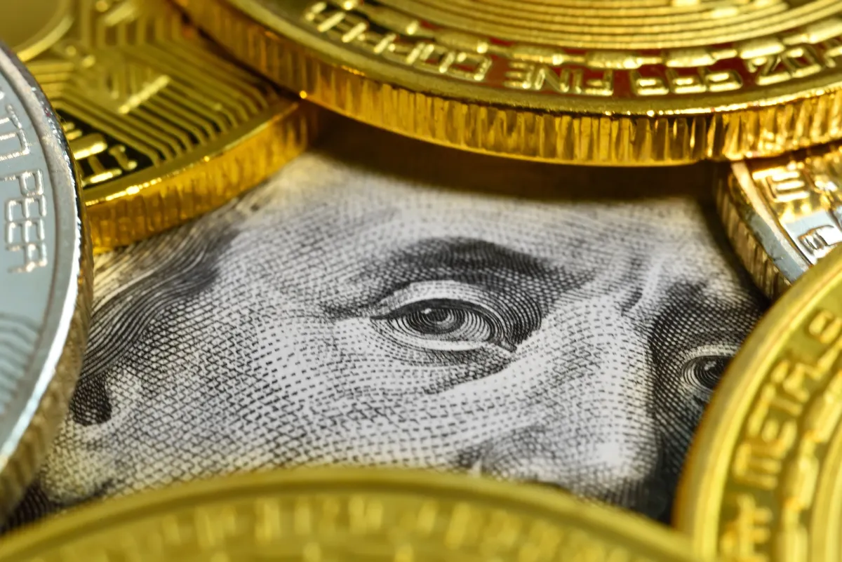 Satoshi-Era Bitcoin Whale Exits 30% of Holdings for $203 Million as 'Bull Trap' Risks Arise
