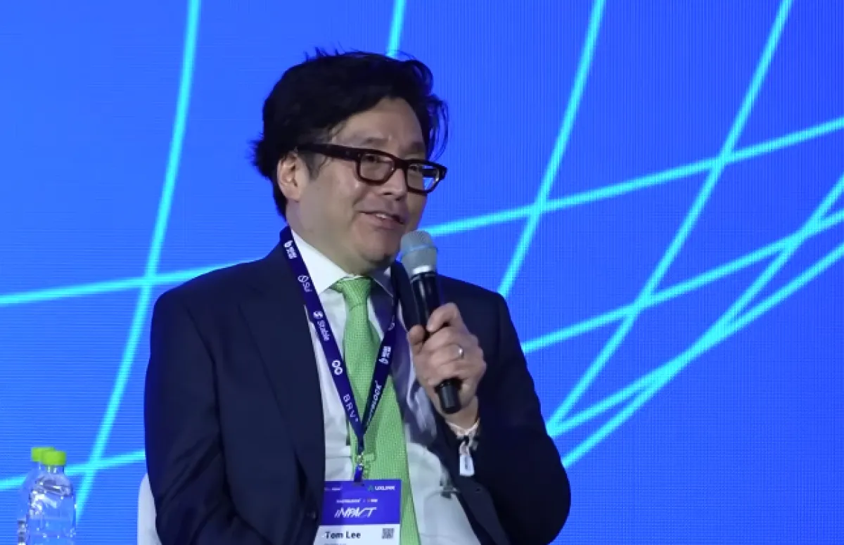 Fundstrat's Lee Spots Major Crypto Market Bottom Signal