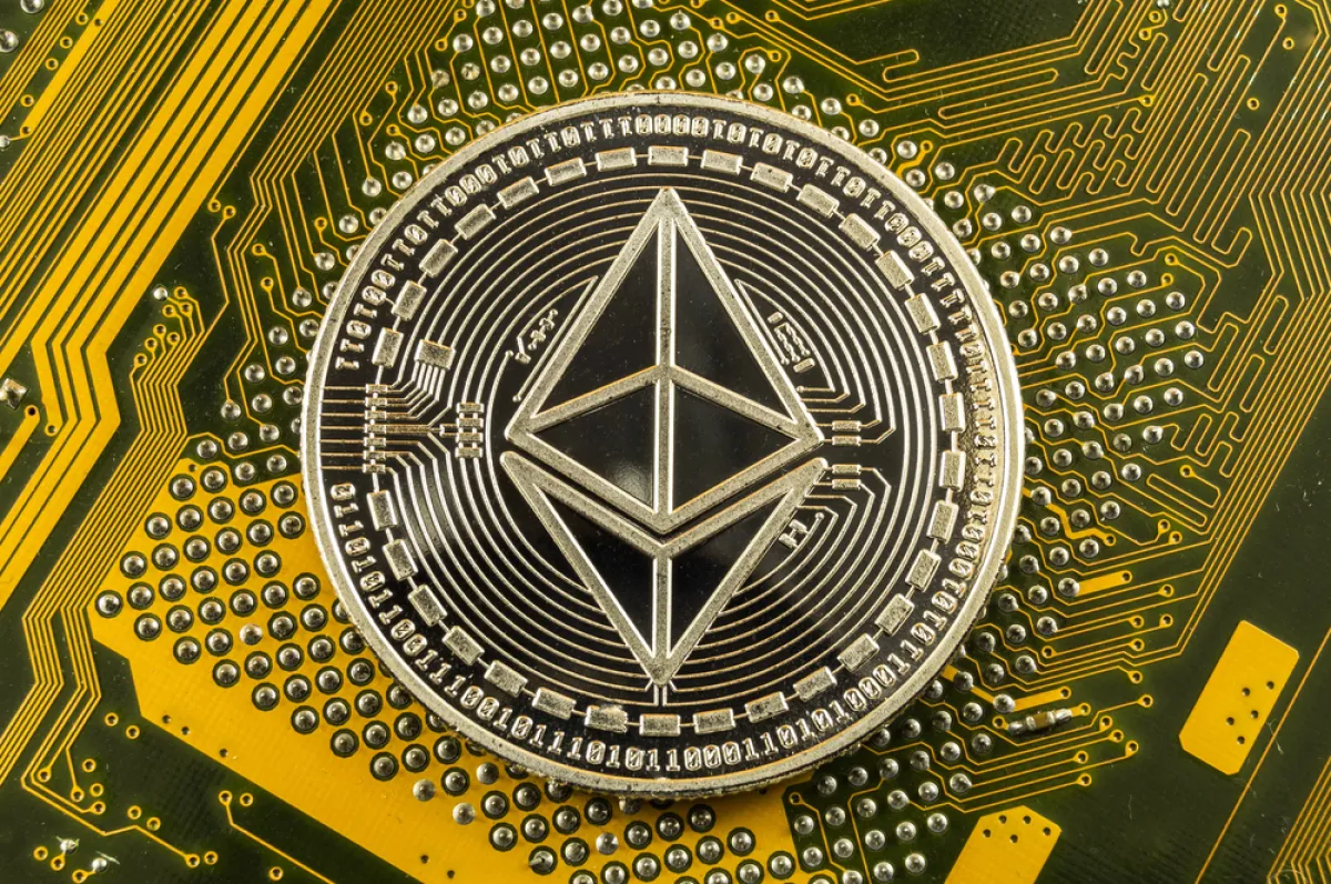 Whales Want Ethereum (ETH) Above $2,000 Now: Binance Withdrawals Spike