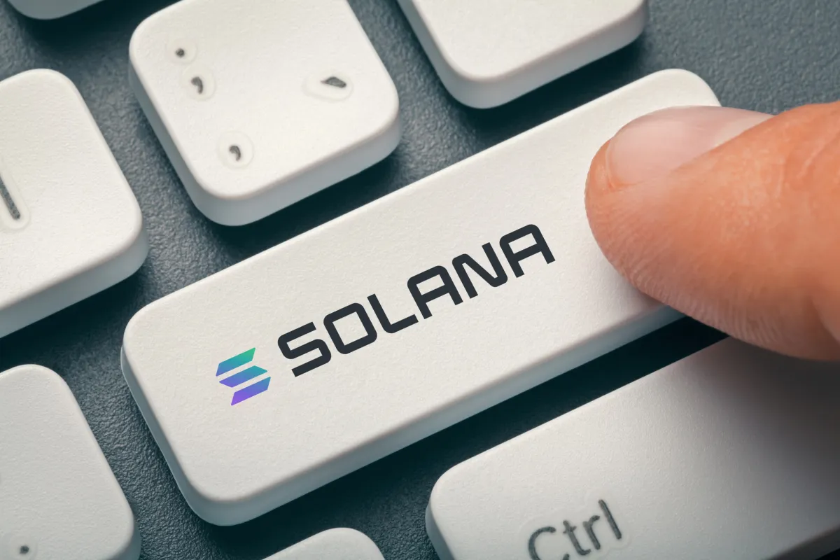 Nakamoto Vision for Solana: Co-Founder Yakovenko Sets New Decentralization Timeline Post-AI Rollout